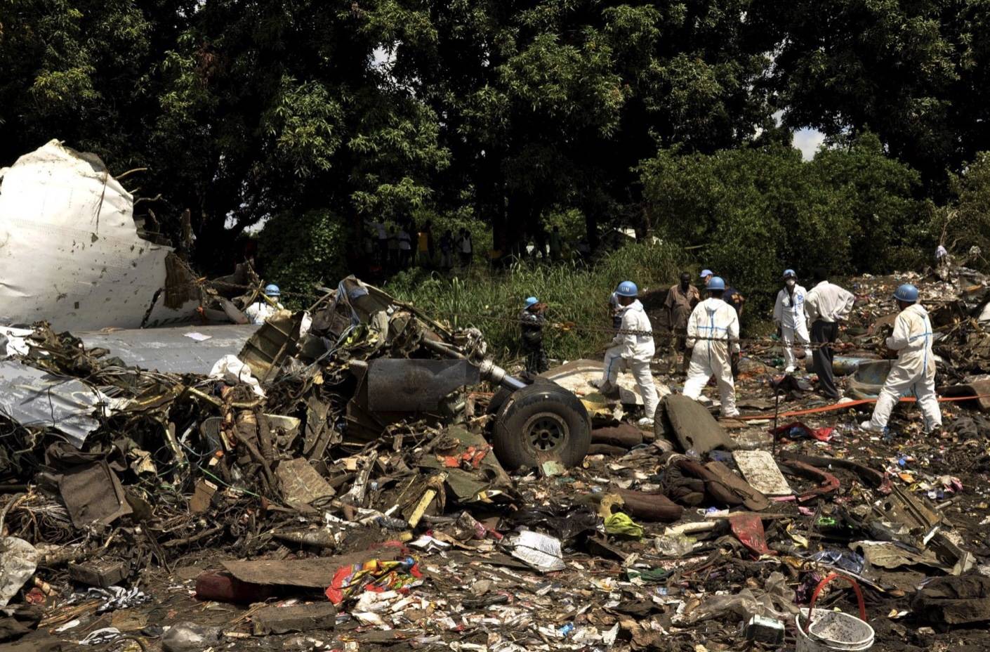 Plane crash in South Sudan leaves 10 people dead 