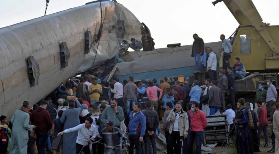 Train crash in Egypt leaves at least 32 dead