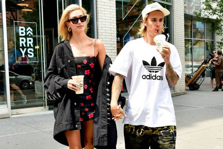 Justin Bieber accused paparazzi of shooting up-skirt shots of Hailey