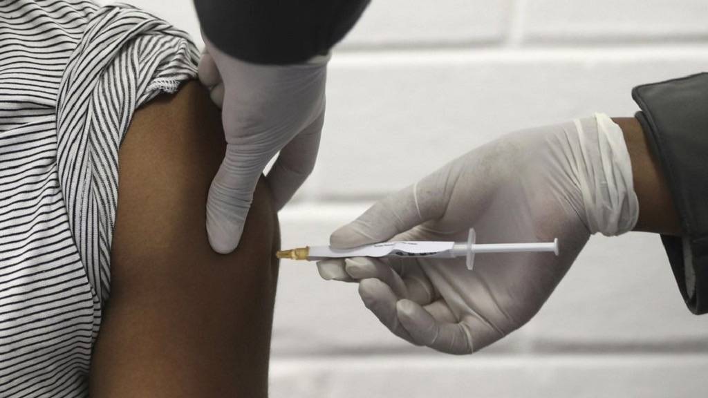 40,000 Jamaicans are to receive their second dose vaccine in May