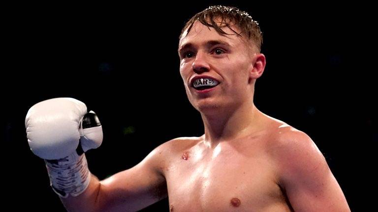 Edwards claims IBF flyweight title