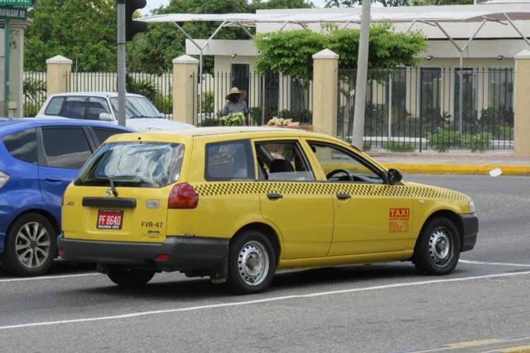 Jamaica: Taxi operators demand fair increase at Hope Bay