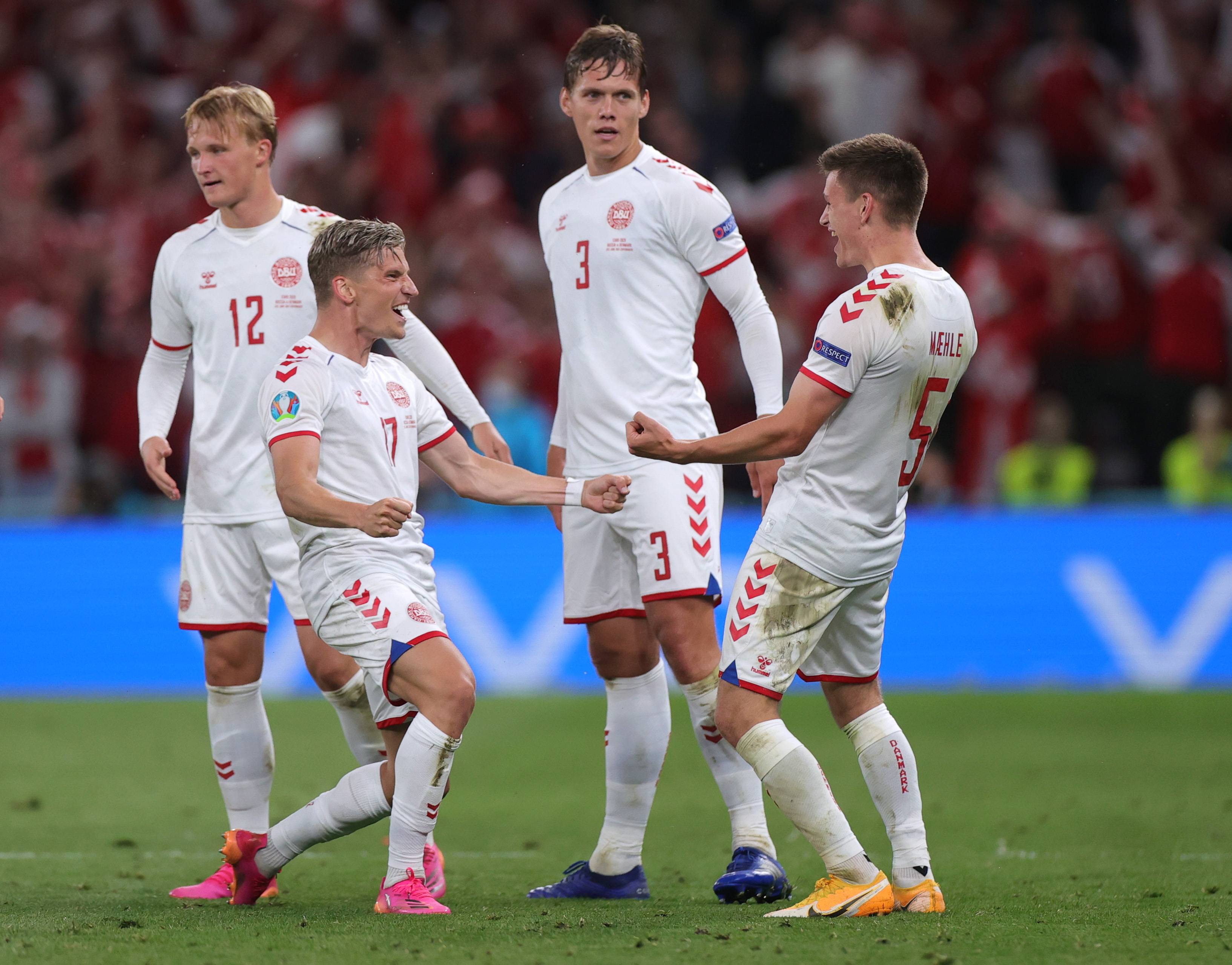 Soccer-Fairytale for Denmark as a route of Russia puts them in the last 16