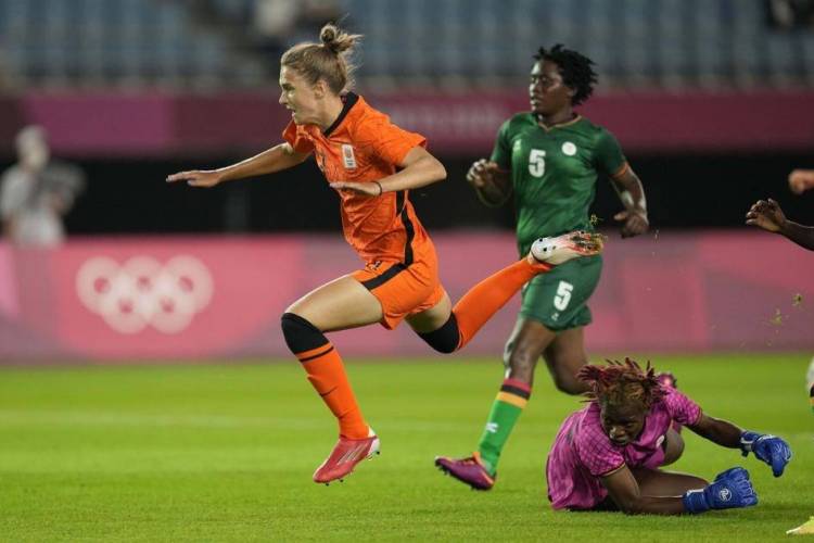 The Netherlands routs Zambia 10-3 in Olympic women’s soccer