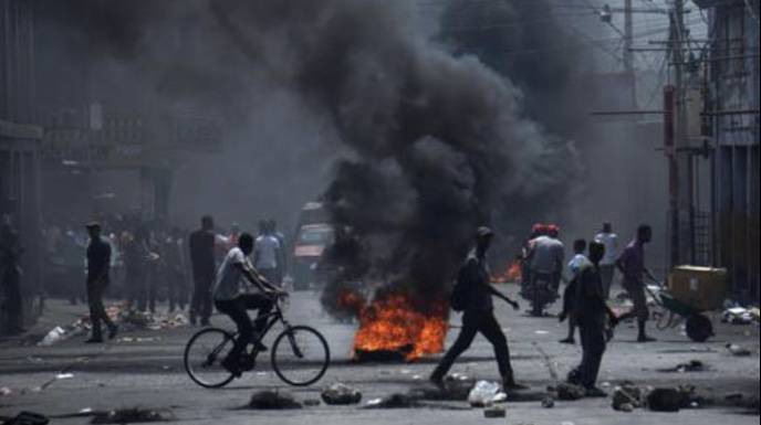 Haiti: Violence erupts as the country prepares for the funeral of its assassinated president