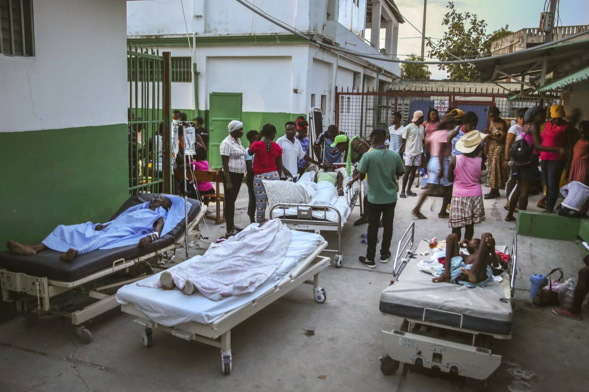  Haiti earthquake death toll rises to 2,207