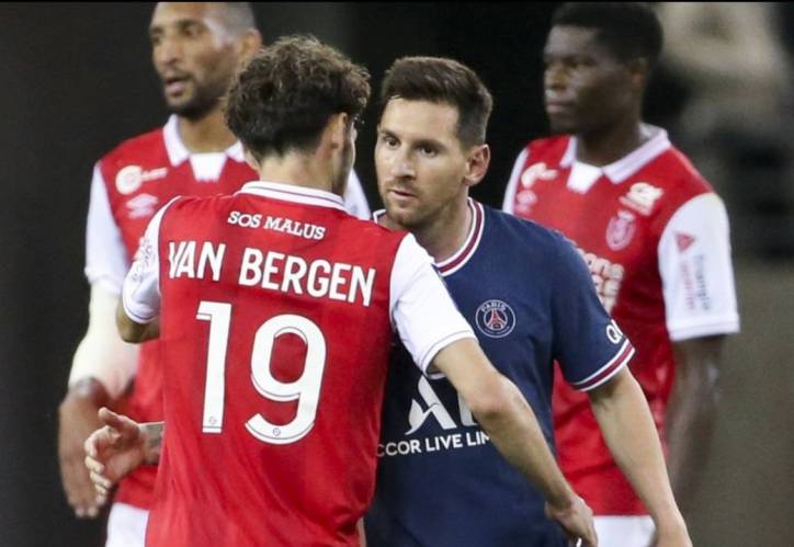 After his PSG debut, Lionel Messi REFUSES to swap shirts with Reims’ Van Bergen