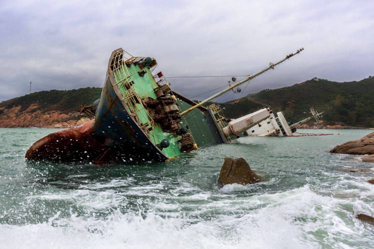 T&T Coast Guard rescued 8 people from a sinking vessel in Grenada
