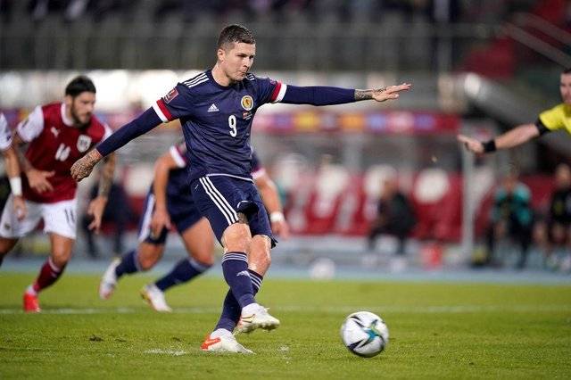 Austria 0-1 Scotland: Lyndon Dykes scores in vital World Cup qualifying win