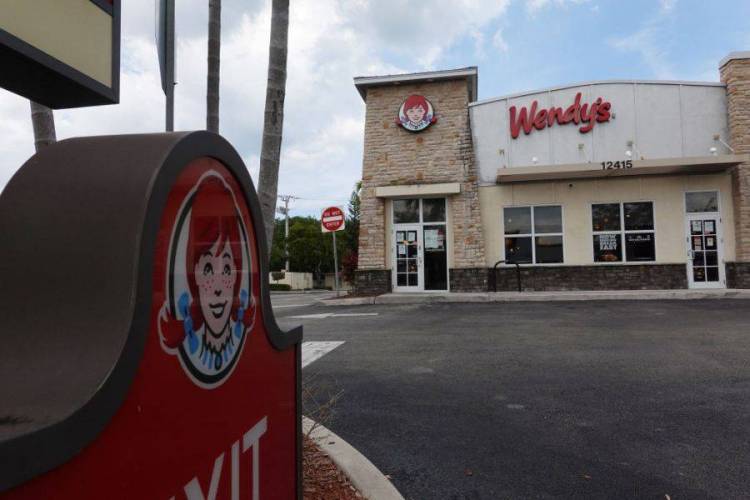 Deadly shooting in Florida: Gunman opens fire in Wendy's drive-thru, killing 3