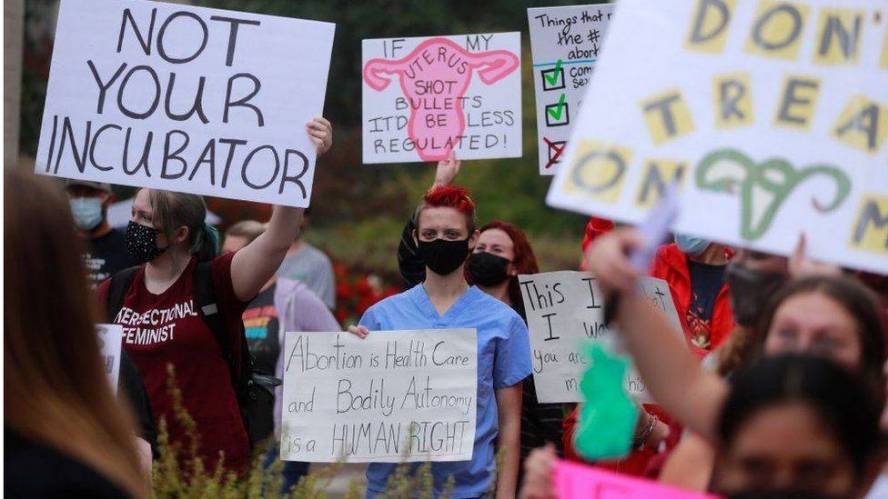 Some Texas abortions resume after court ruling despite legal fears