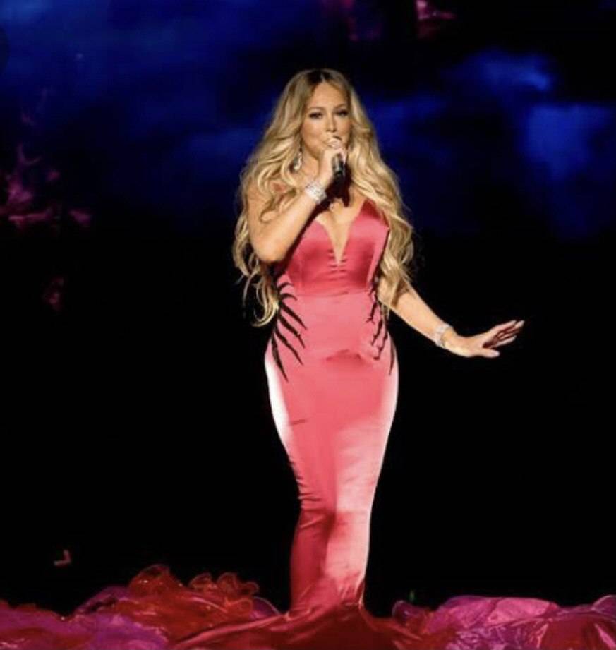 Mariah Carey Declares Halloween Is Over and Christmas Season Has Begun by Smashing Pumpkins