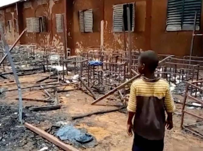 classroom fire kills at least 25 schoolchildren in Niger