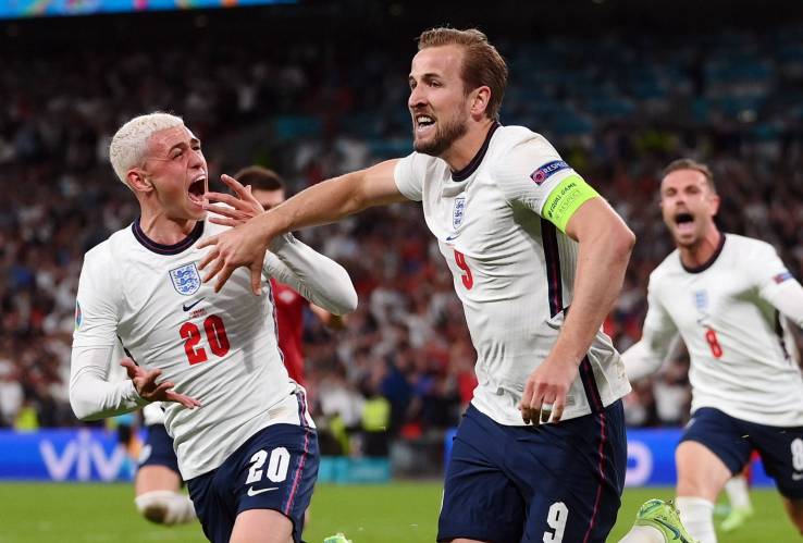 England qualifies for World Cup with a 10-goal rout of San Marino