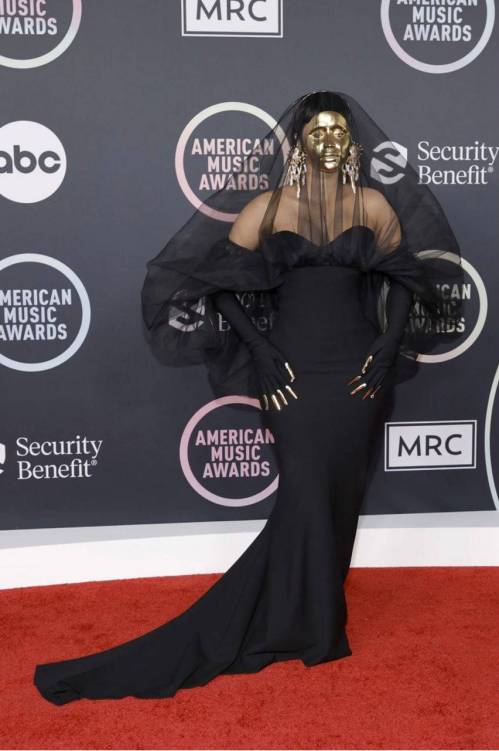Cardi B Makes Dramatic Statement on 2021 American Music Awards Red Carpet