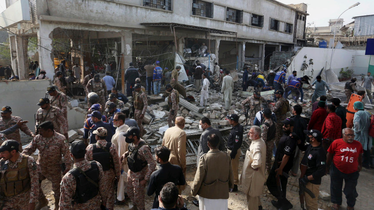 Gas Explosion at Pakistan bank kills at least 14