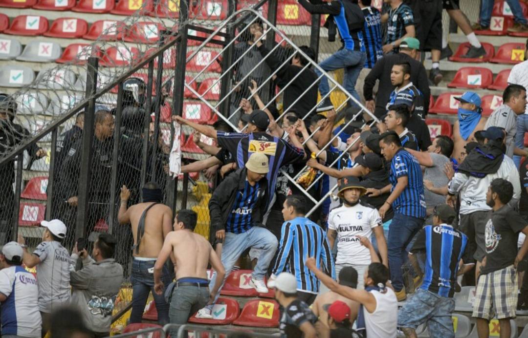 Almost 26 people injured as fans fight, Queretaro v Atlasat Mexican match
