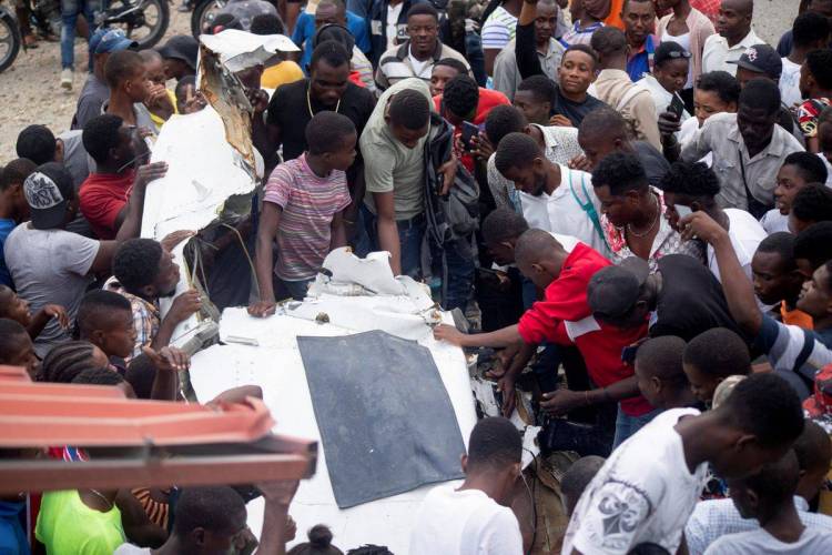At least six dead in Haitian plane crash