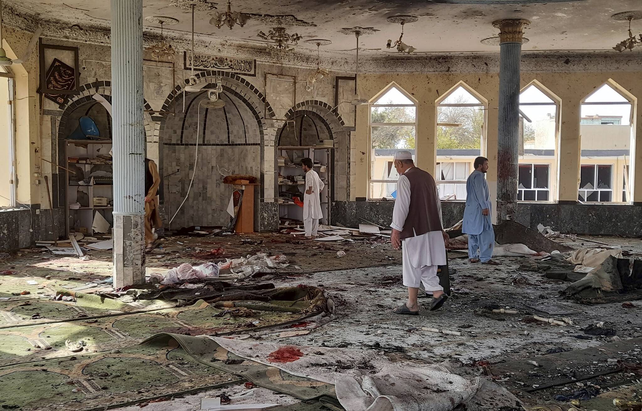 Kunduz mosque in Afghanistan attacked during Friday prayers