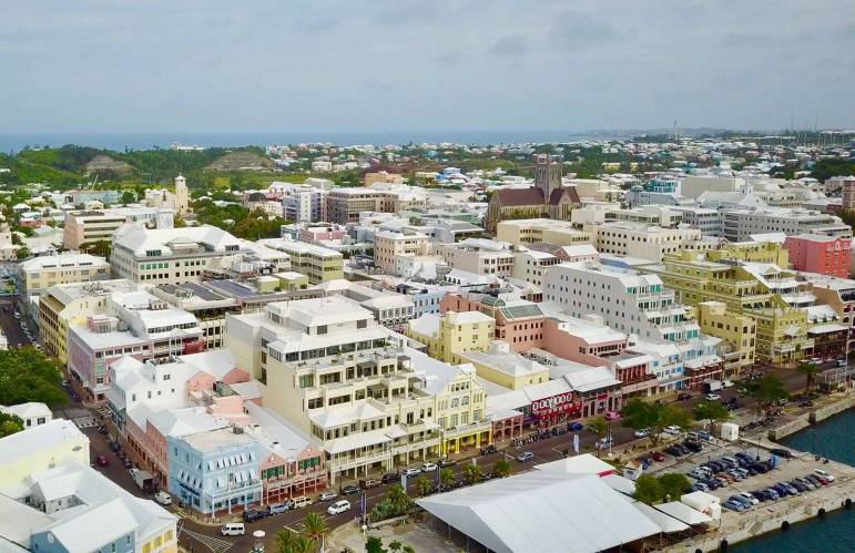 Visitors in Bermuda urged to be cautious after two robberies