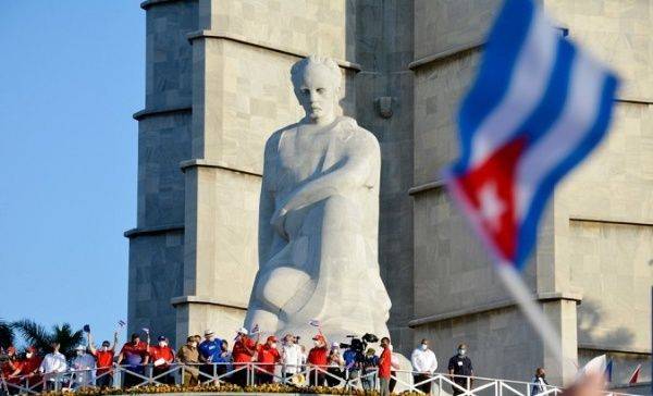 Cubans take the streets on Worker's Day for first time in two years