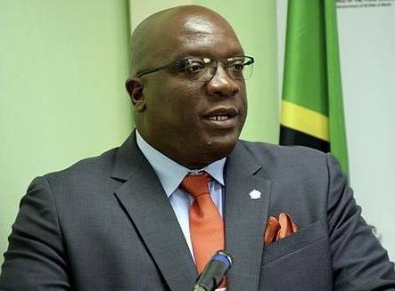 St Kitts public servants receive 10% pay raise