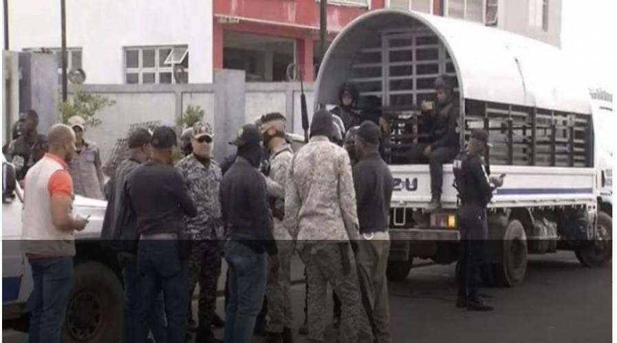 Joint Operation in Santo Domingo Detains 385 Illegal Haitians