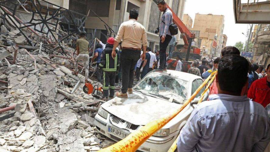 Iran’s building collapses in Ten dead, dozens saved after 10-storey reports