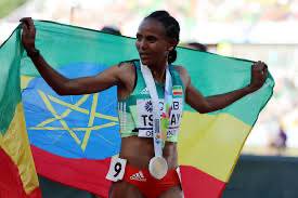 Ethiopia's Gudaf Tsegay holds on to win the world 5,000m gold