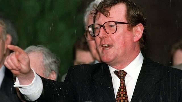 Ex-Northern Ireland first minister and UUP leader David Trimble dies