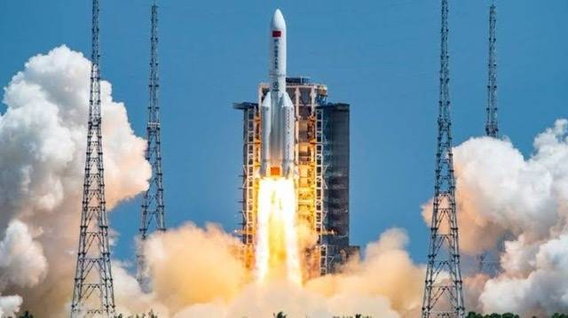 Uncontrolled China’s rocket falls back to Earth unknown and unpredictable landing spot