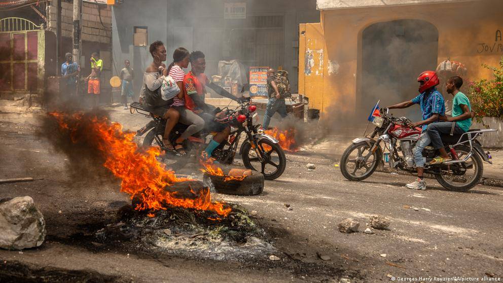 Haiti: How criminal gangs have taken control