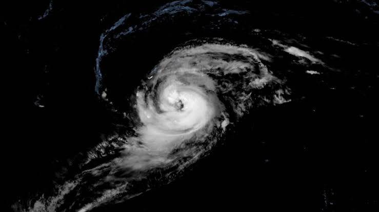Bermuda prepares for the passage of Hurricane Earl