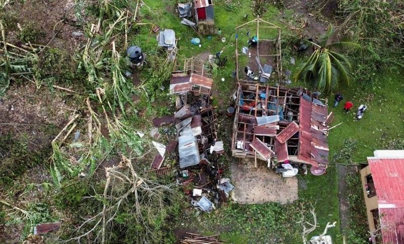 Hurricane Fiona slams Turks and Caicos as Category 3 storm, heads for Bermuda