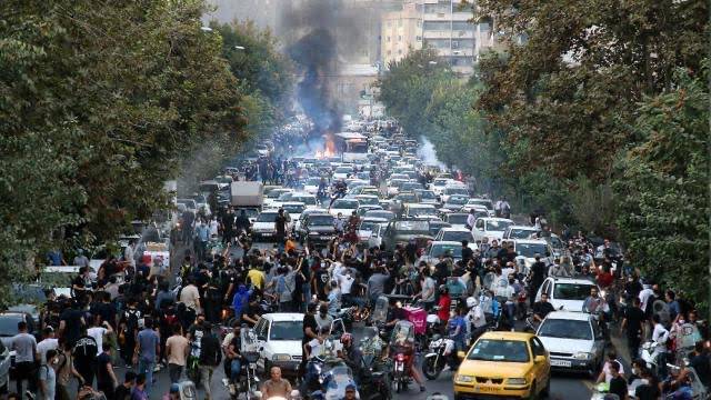 Death toll in Iran protests rises to 76 as crackdown intensifies