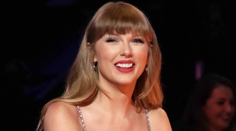 Taylor Swift Releases 'Midnights,' Her 10th Studio Album