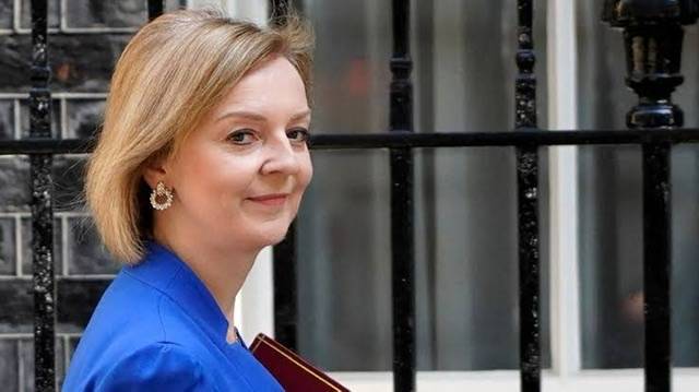 As Former prime minister Calls for Liz Truss not to take yearly £115,000