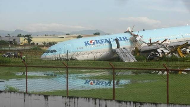 Korean Air Plane overruns Runway, Shuts Philippine Airport