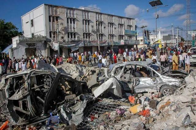 Car bombing in Somalia Mogadishu kills 100 in capital
