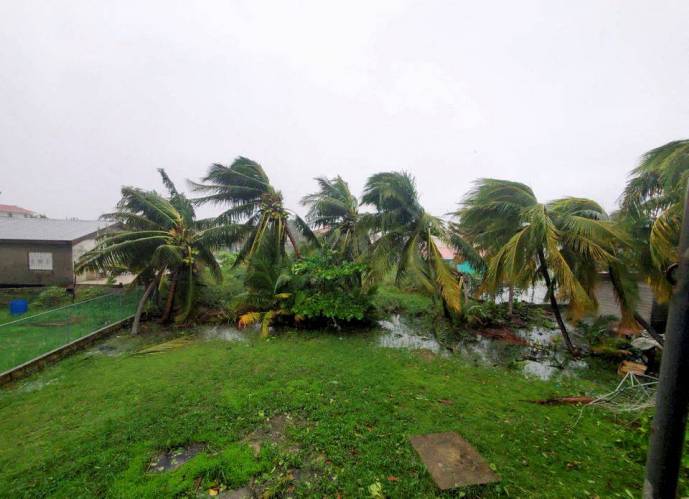 Lisa weakens to tropical storm after leaving Belize’s main port in dark