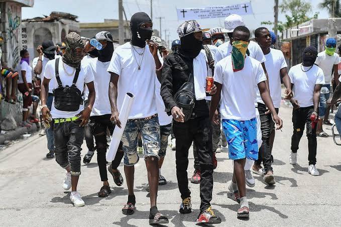 Haiti gang leader to lift fuel blockade amid shortages