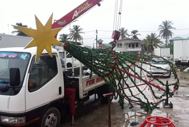 Man electrocuted while putting up metal Christmas tree in Guyana