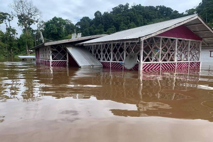 Bad flooding in Guyana: Several villages underwater