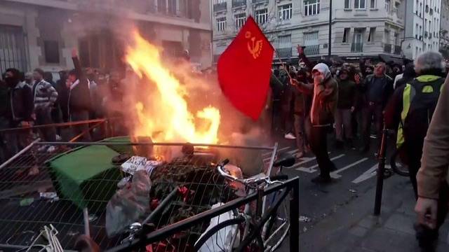 Protest and shooting in Paris after deadly attack on Kurds