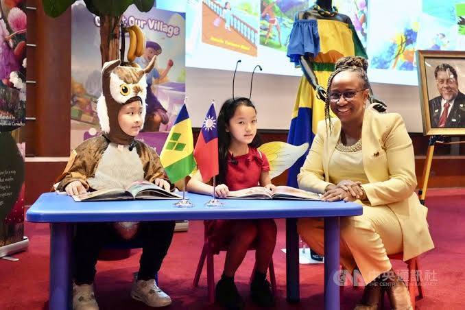 SVG donates books to Taiwan's National Central Library