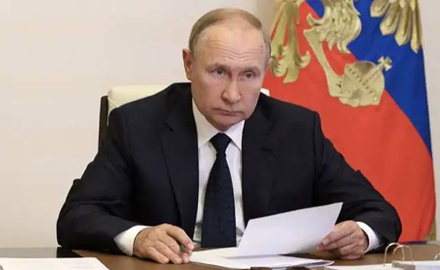 Arrest warrant issued by ICC war crimes for Putin
