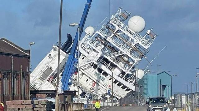 Ship tips over at Edinburgh dockyard, Thirty-three people have been injured