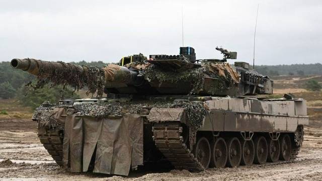 Germany sends much-awaited Leopard tanks to Ukraine