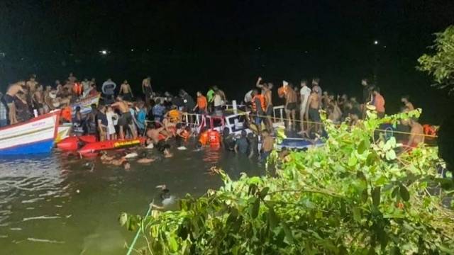 22 people dead in India Kerala as boat capsizes