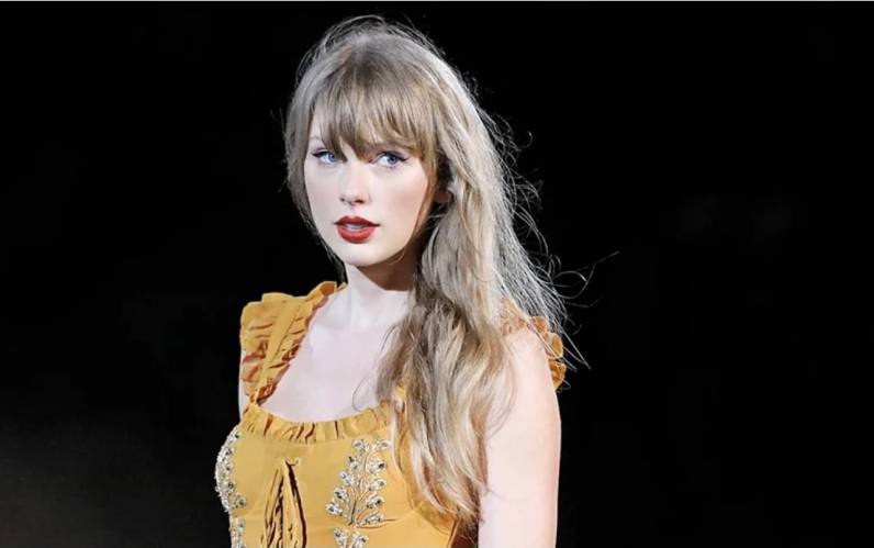 Taylor Swift Says She's 'Ready to Play' Amid Severe Weather Warning at Nashville Concert